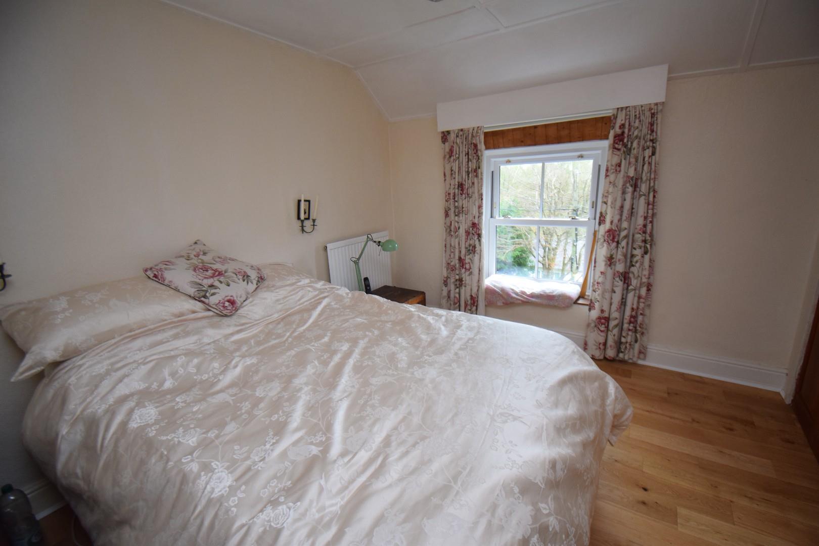 Bedroom 1.JPG